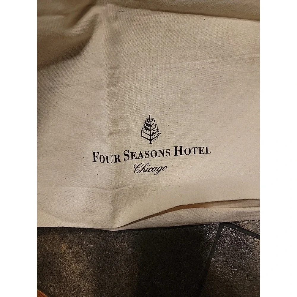 Four Seasons Hotel Chicago‎ Lingerie Drawstring 100% Cotton Laundry Bag 13